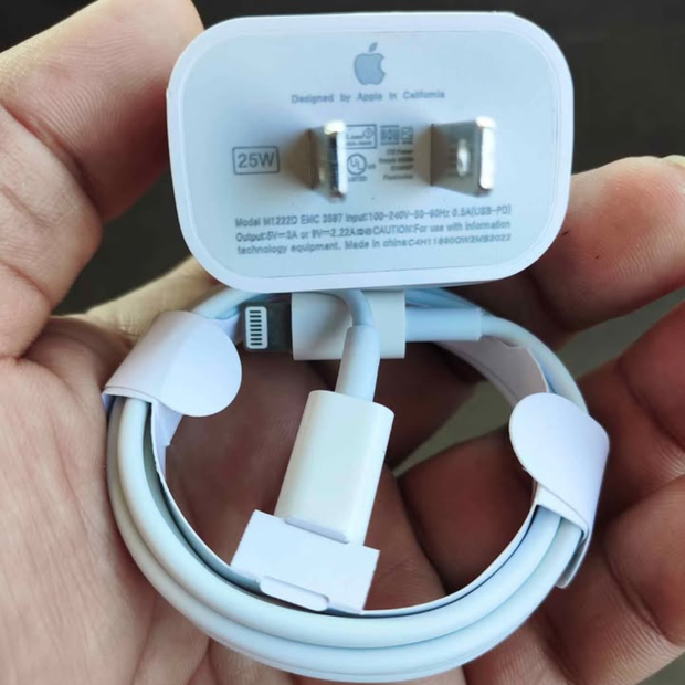 Cargador iPhone 25W con Cable Tipo C a Lightning – Carga Súper Rápida